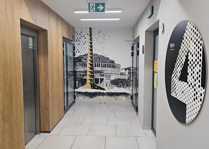 Nad Rzeka 73, Rynek 500 M